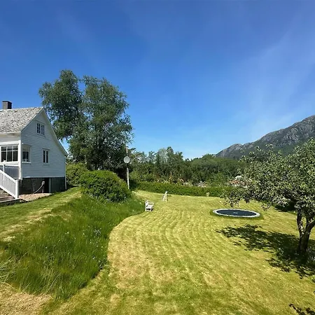 3 Bedroom Stunning In *