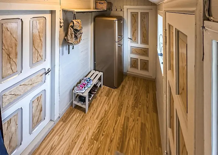 بيت للعطل 3 Bedroom Stunning In